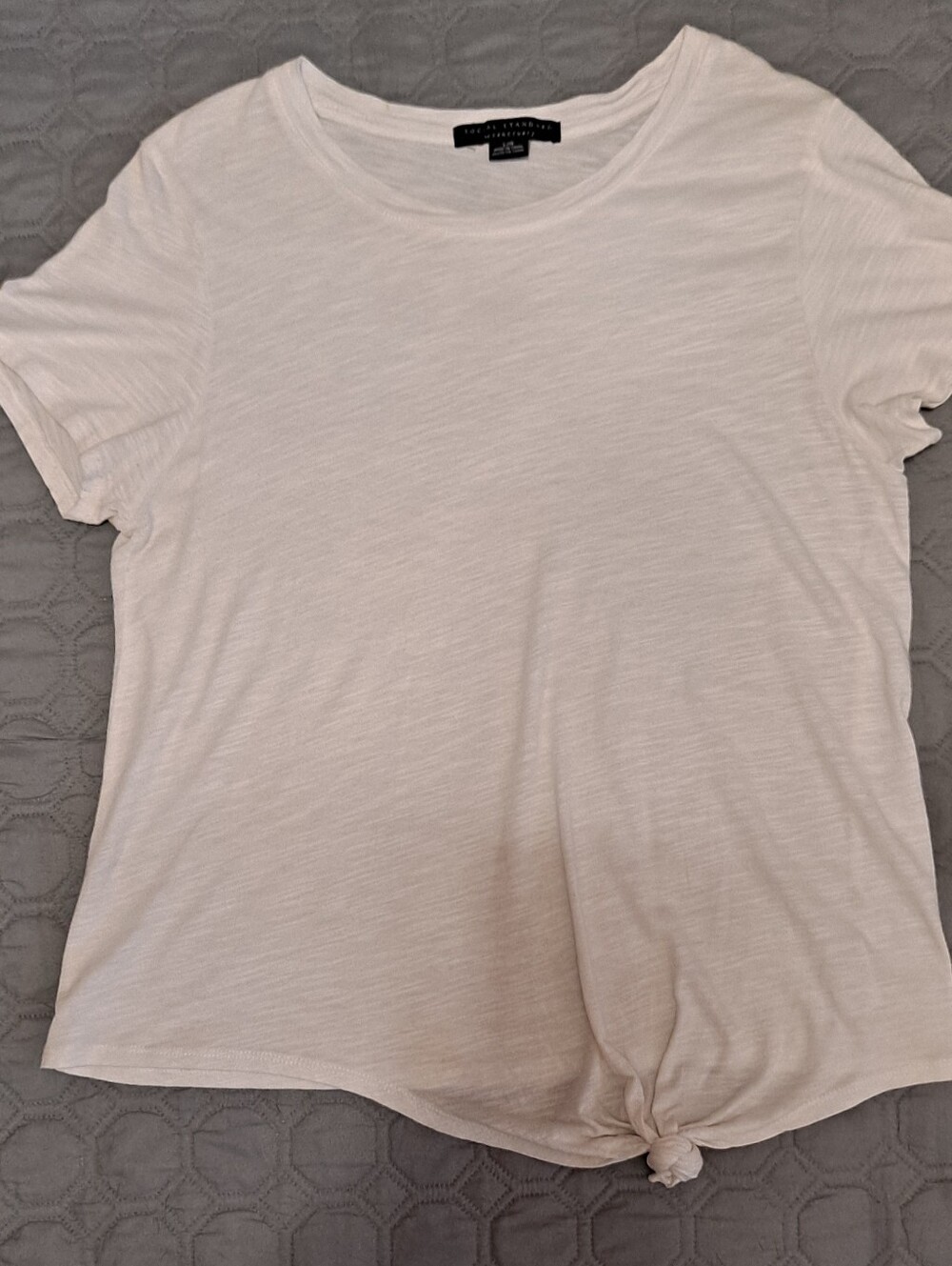 Casual White Knot-Front Women's Tee Size L